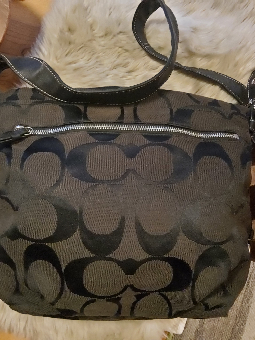 Coach Black Signature C Carly Shoulder Bag HOBO F15067 VGUC ~ EUC 1 Flaw - Picture 7 of 15